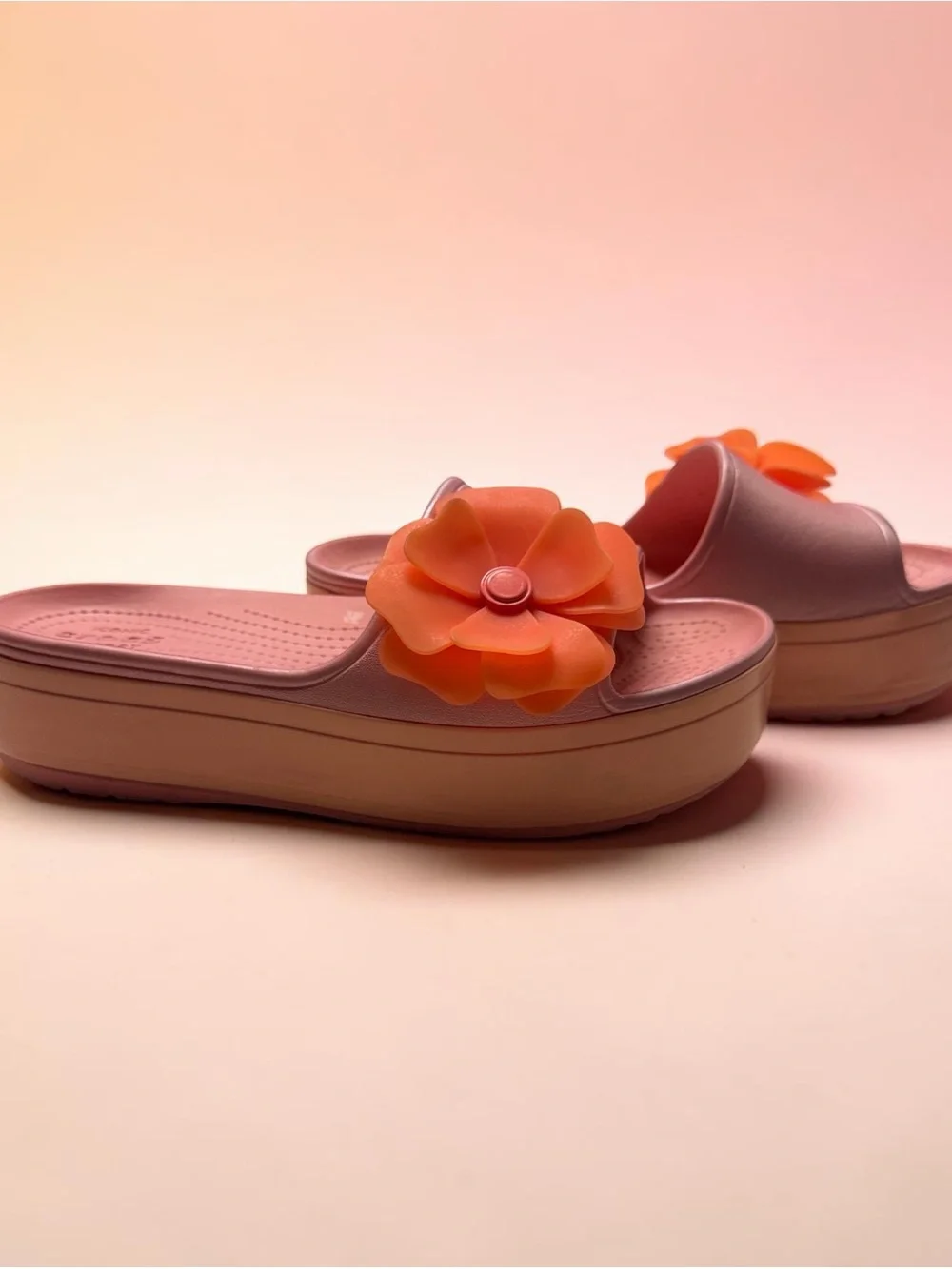 Women’s Crocs Vivid Bloom platform 8